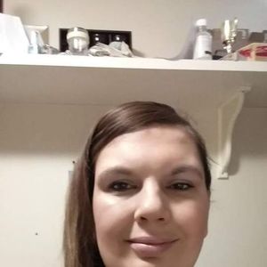 Meet your Posher, Adrienne